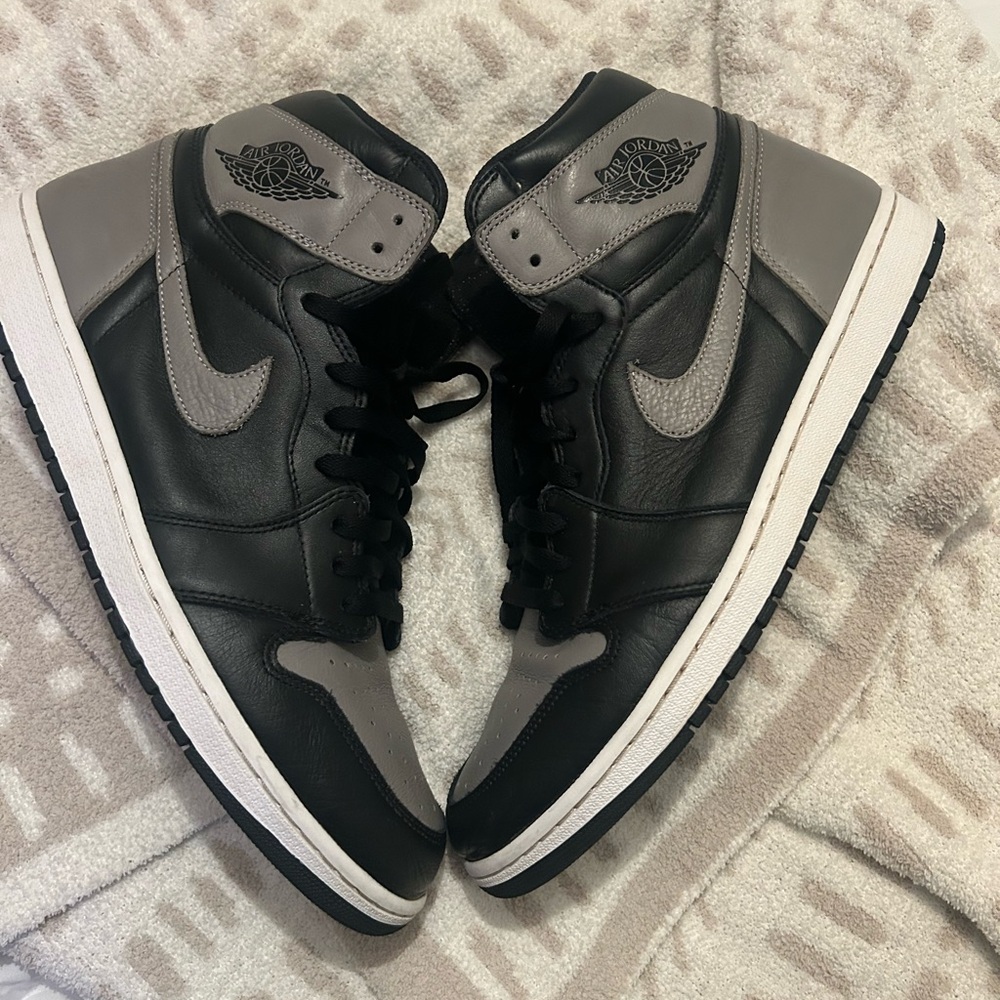 Air Jordan 1 high Shadow. Great condition! Size 15! Don’t low ball me